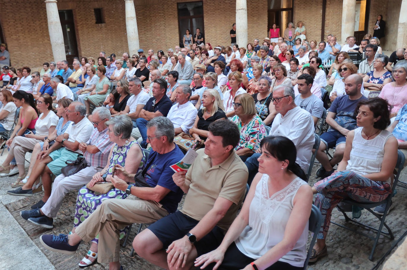 Los atardeceres llenan de música el castillo de Monzón