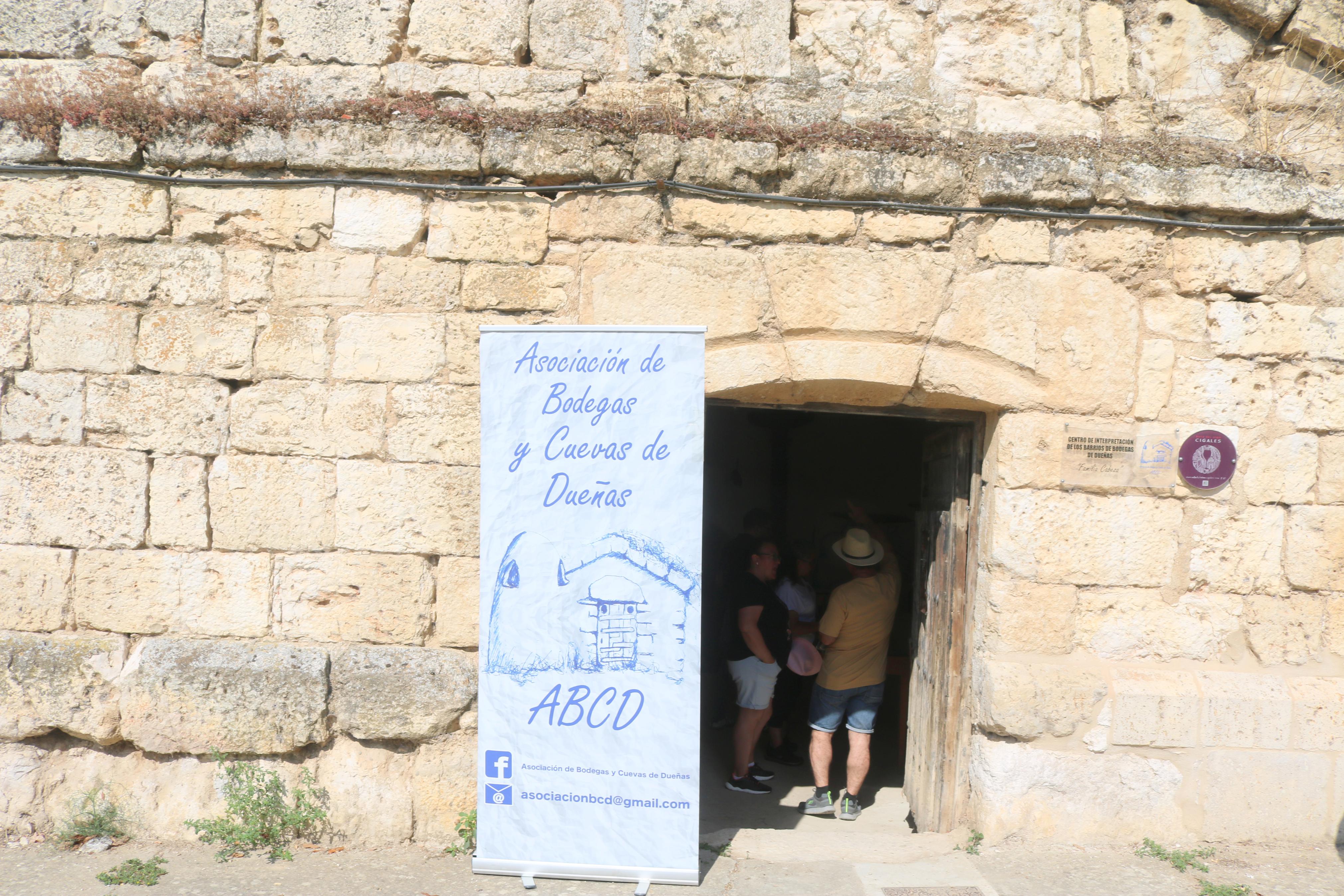 X Ruta Guiada por las Bodegas y Cuevas de Dueñas