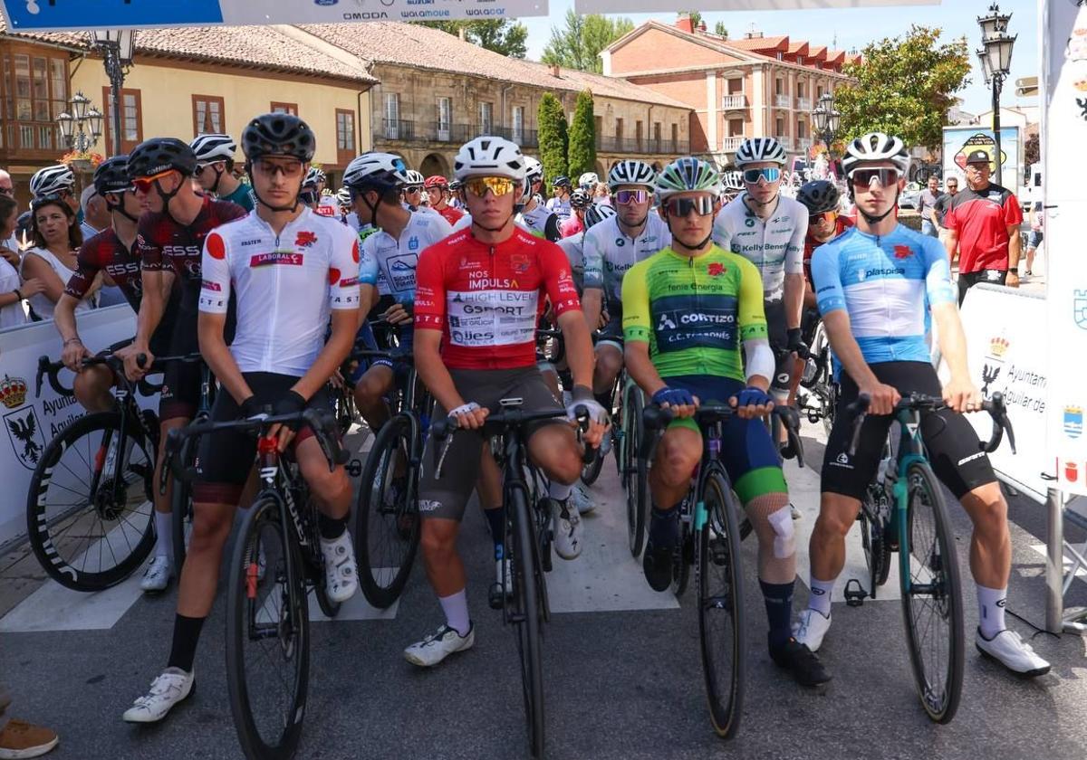 Salida de la Vuelta en Aguilar de Campoo.