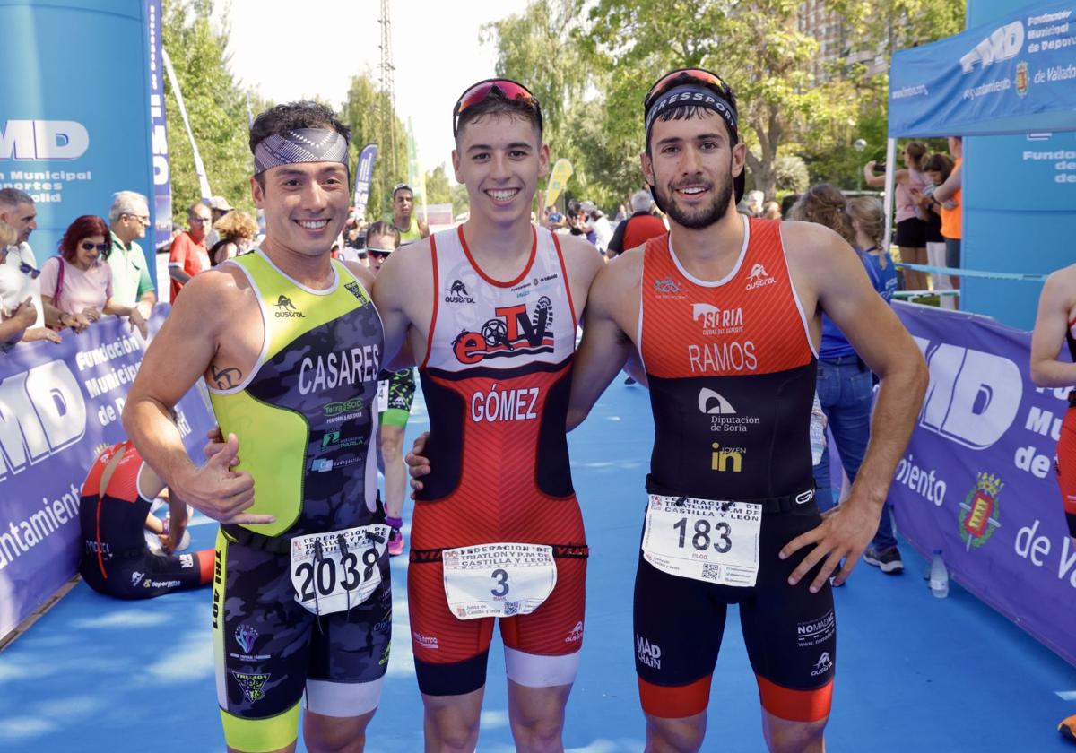 Podio masculino del Triatlón Ciudad de Valladolid.