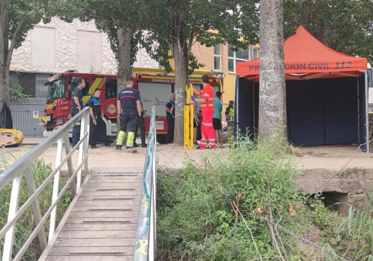 Rescate de la víctima en el río el pasado lunes.