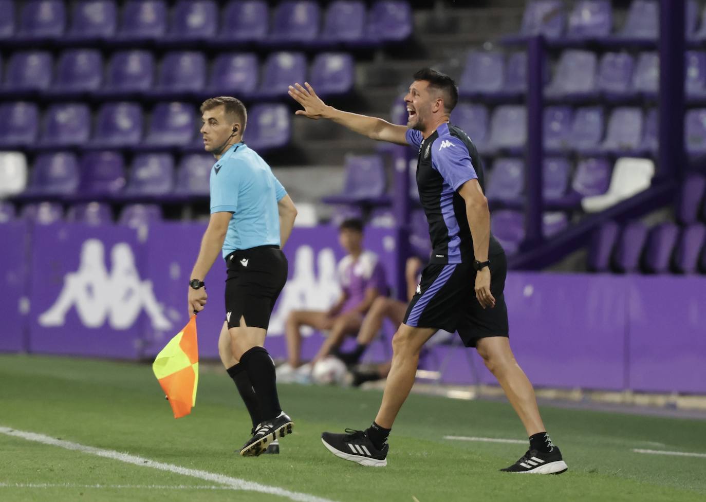 Las imágenes del amistoso en el José Zorrilla entre el Real Valladolid y el Pau Fútbol Club