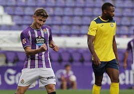 Chuki celebra su gol ante el Pau FC.