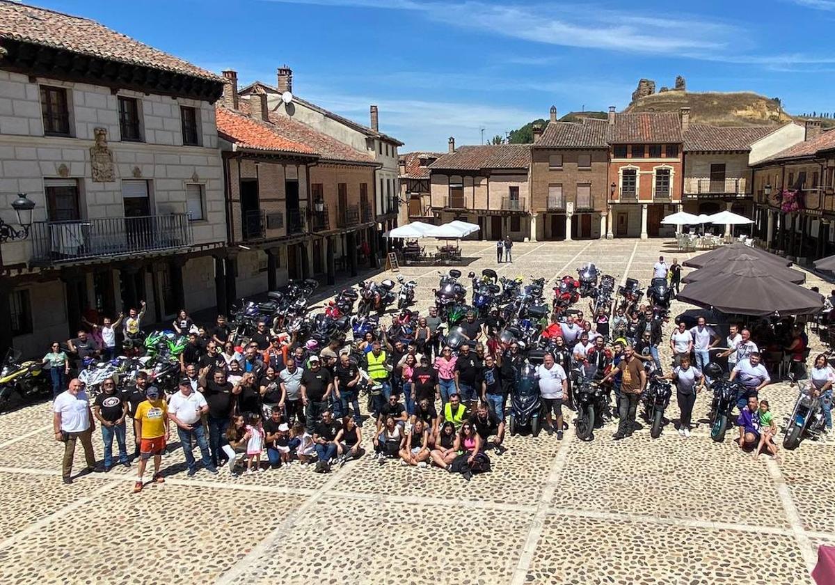 Un centenar de motos rugen en Saldaña