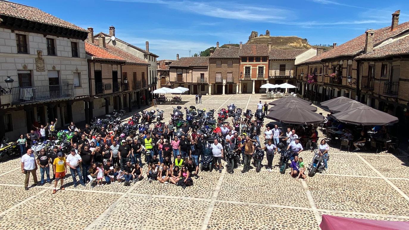 Un centenar de motos rugen en Saldaña