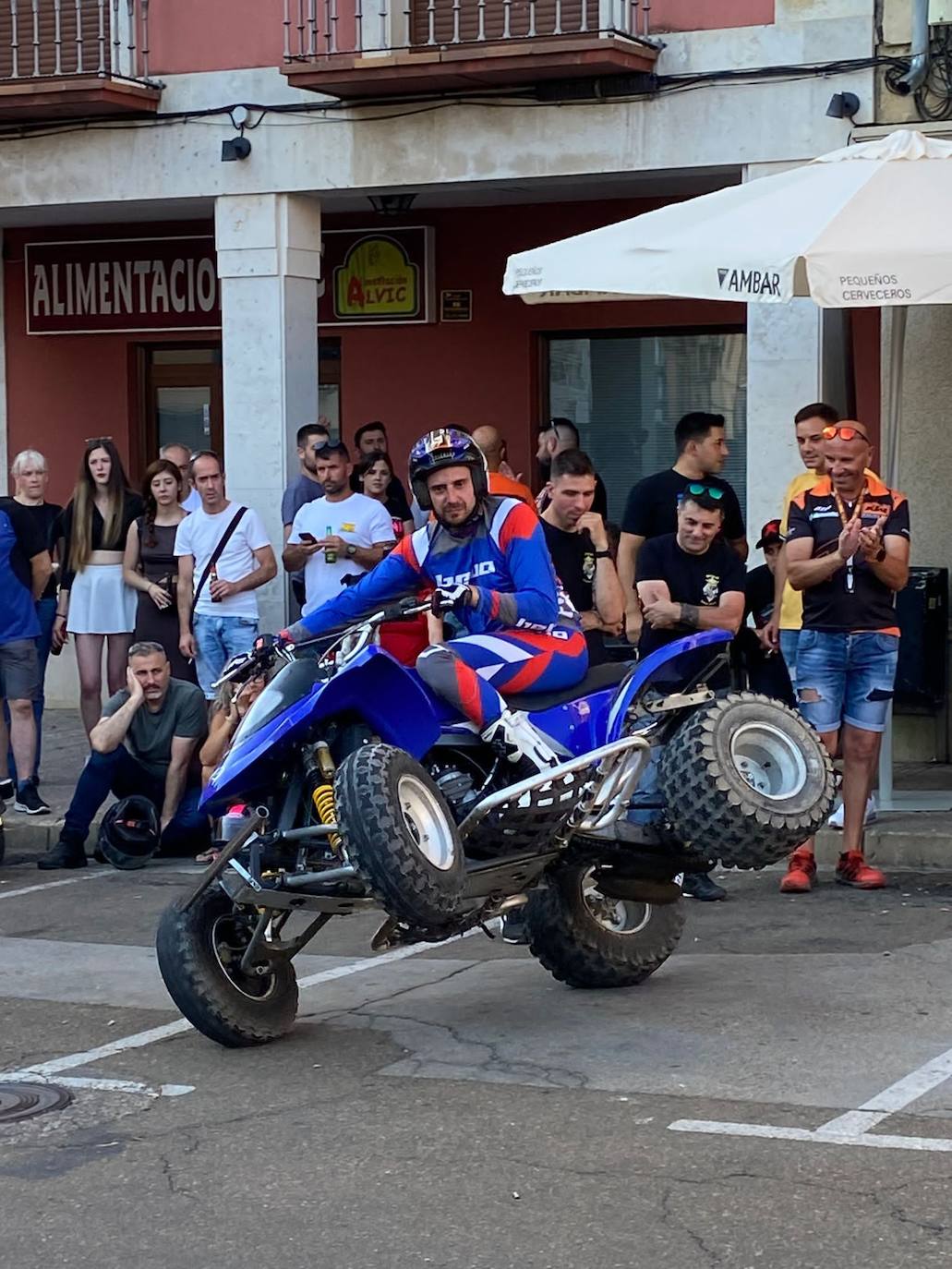 Un centenar de motos rugen en Saldaña