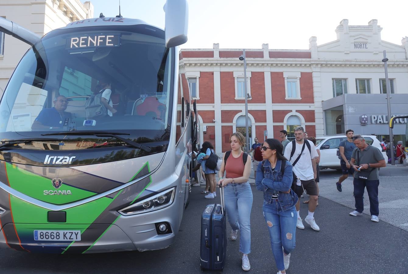 Renfe inicia los traslados en bus a Cantabria por las obras del AVE