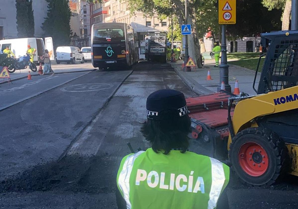 El corte en la calle López Gómez desde la plaza de la Universidad, donde los autobuses tenían dificultad para pasar.