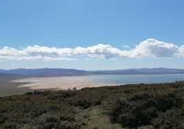 Playa del Embalse del Ebro, en Arija, Burgos.