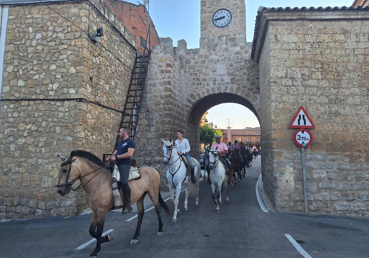 Quedada de caballos en la plaza del Ayuntamiento.