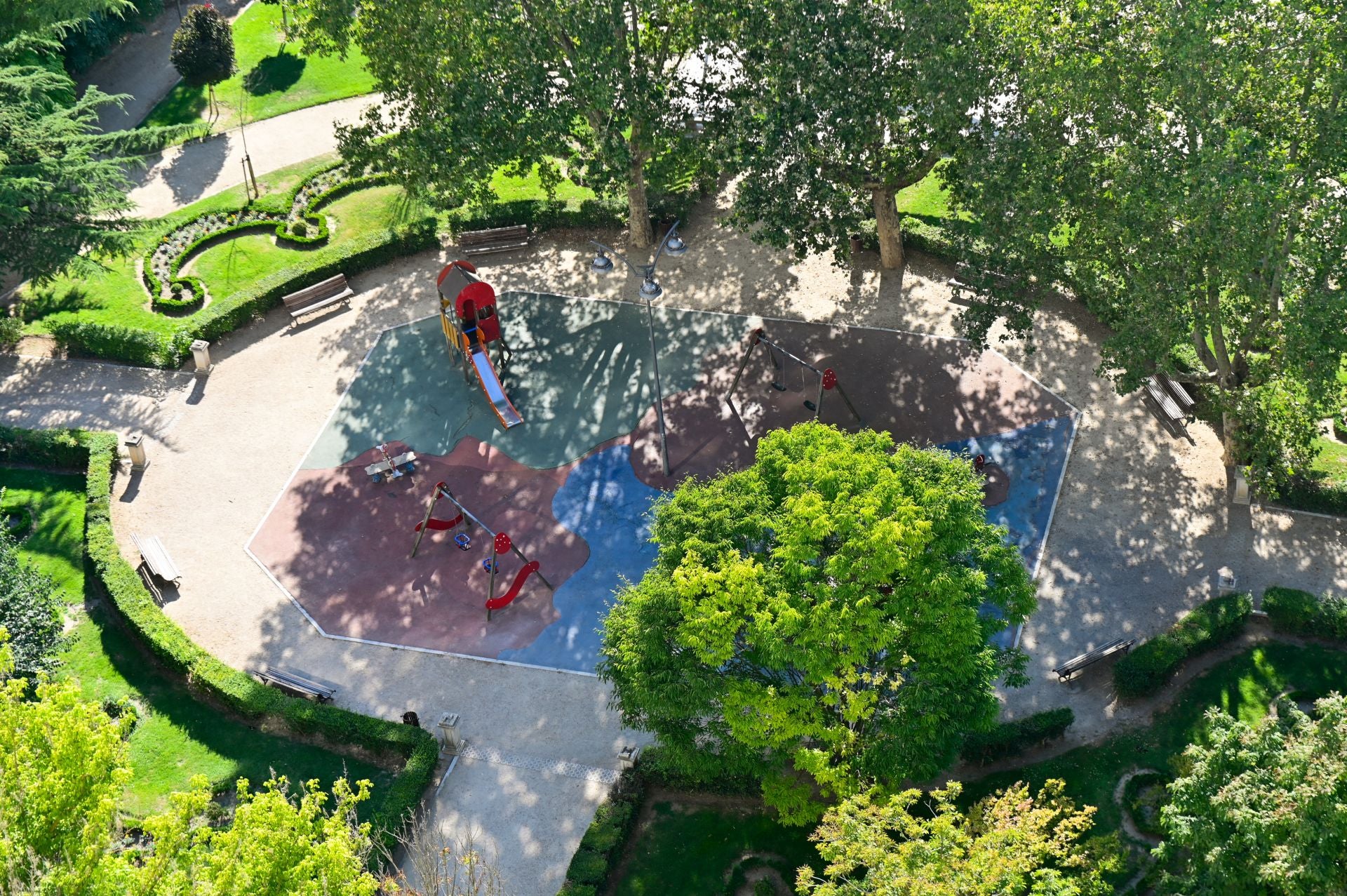 La plaza de Poniente de Valladolid, en imágenes