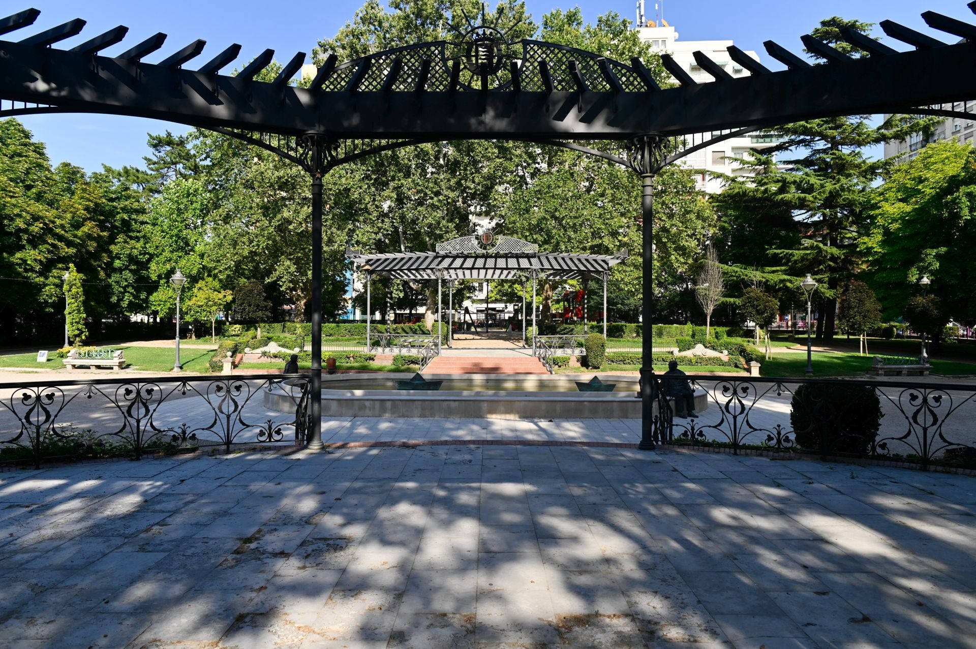 La plaza de Poniente de Valladolid, en imágenes