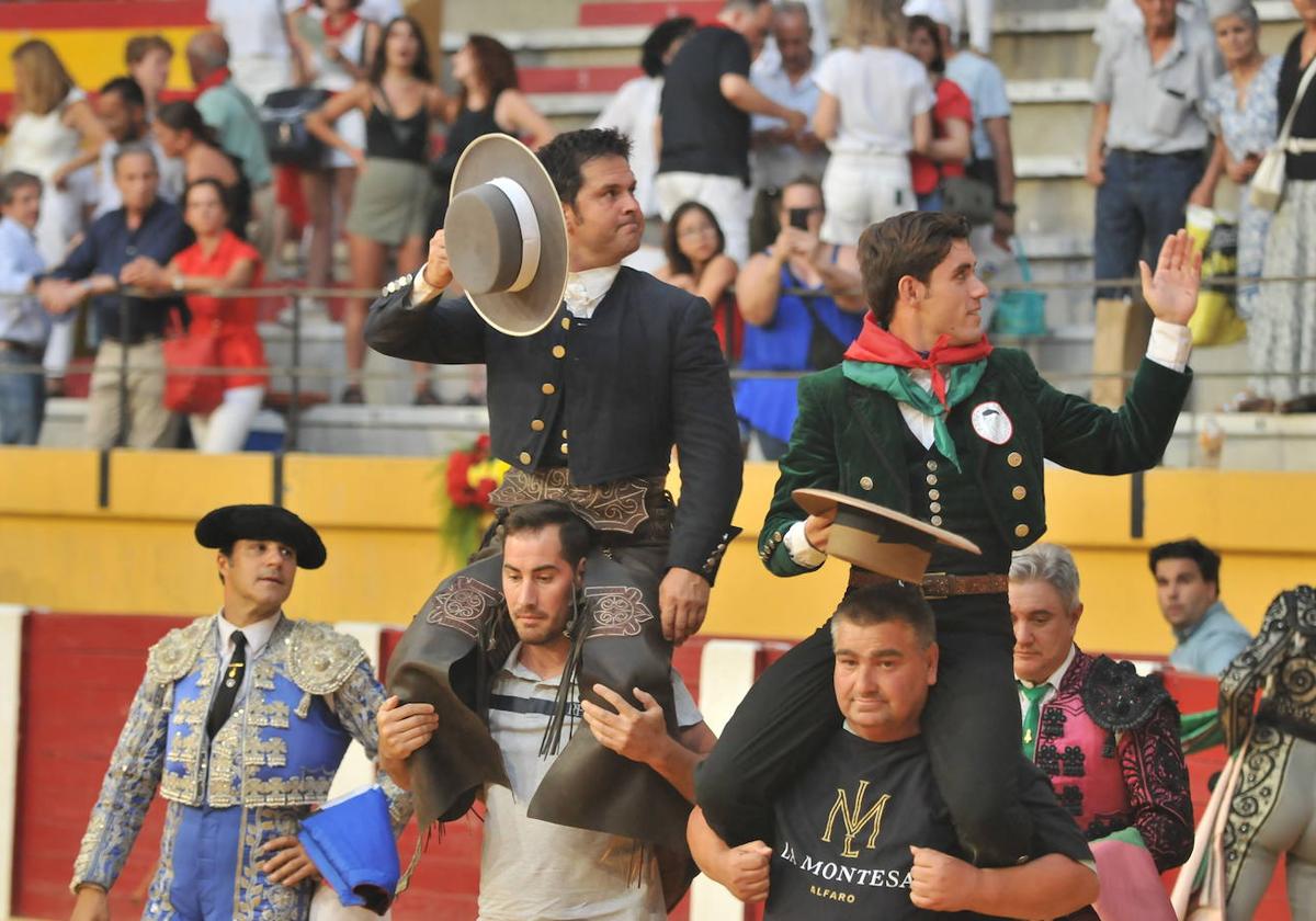 Sergio Domínguez y Guillermo Hermoso en la corrida de Íscar.