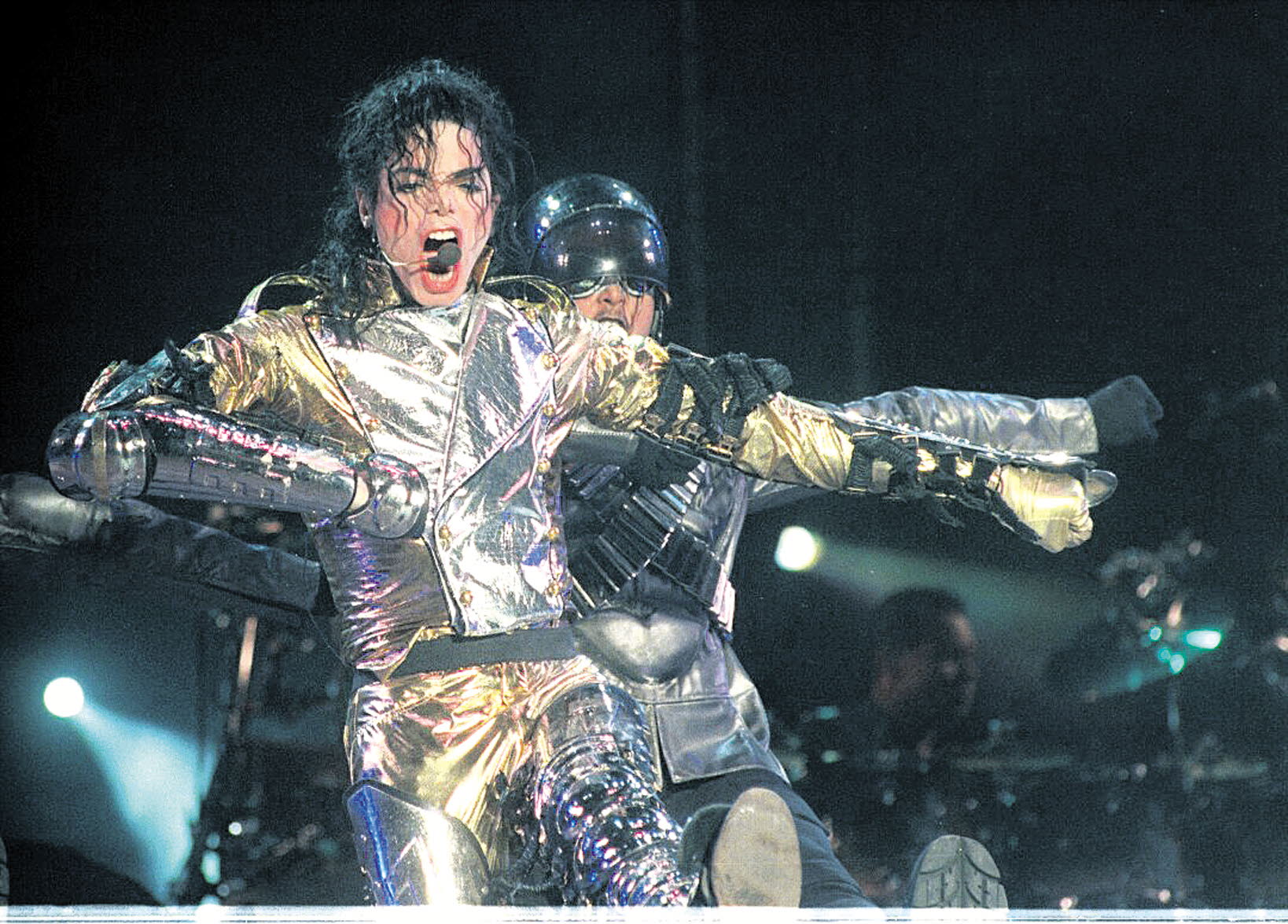 6/9/1997. Michael Jackson, sobre el escenario del José Zorrilla, durante su concierto en Valladolid