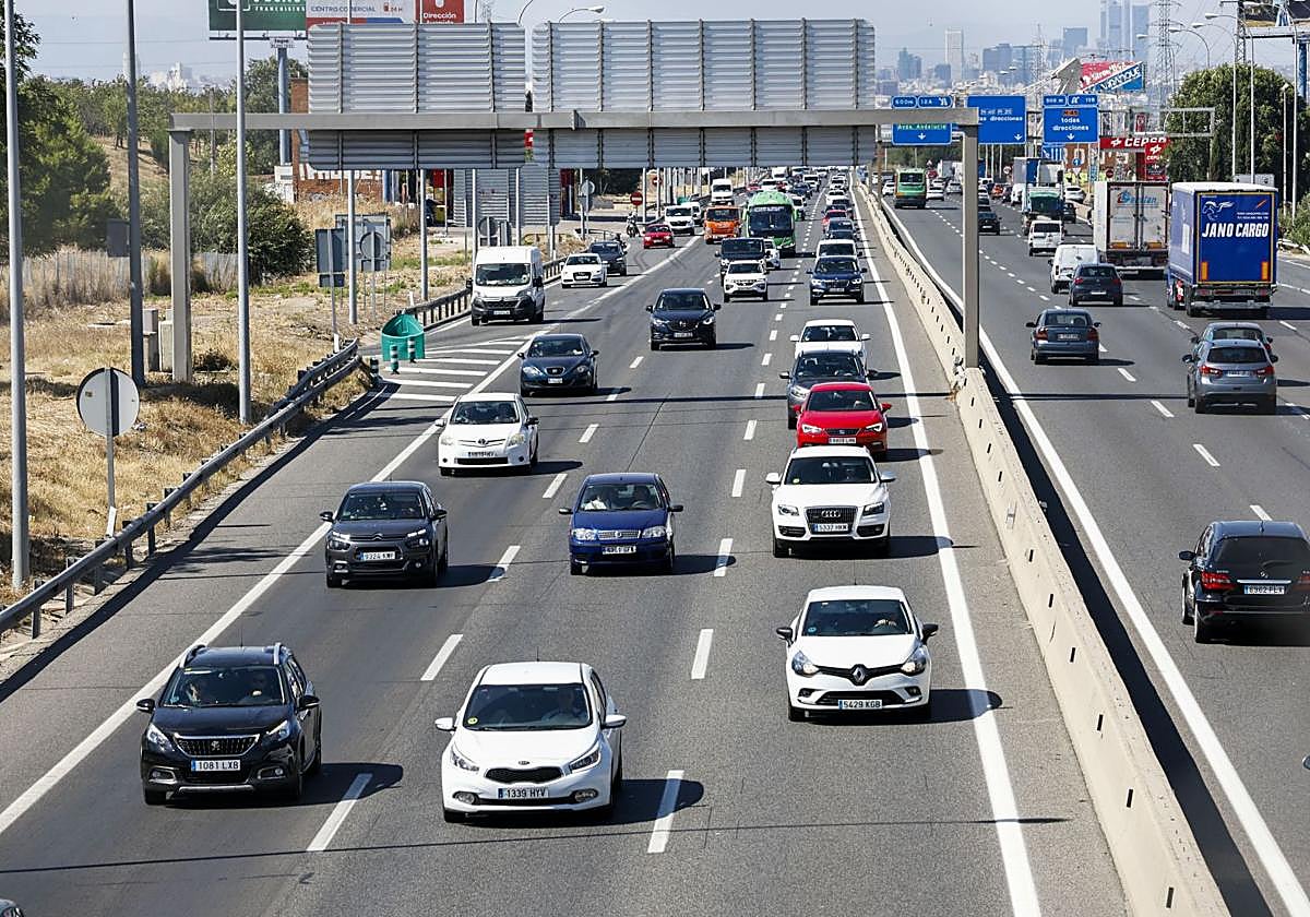 Respetar la distancia de seguridad es esencial, especialmente en situaciones con alta densidad de tráfico.