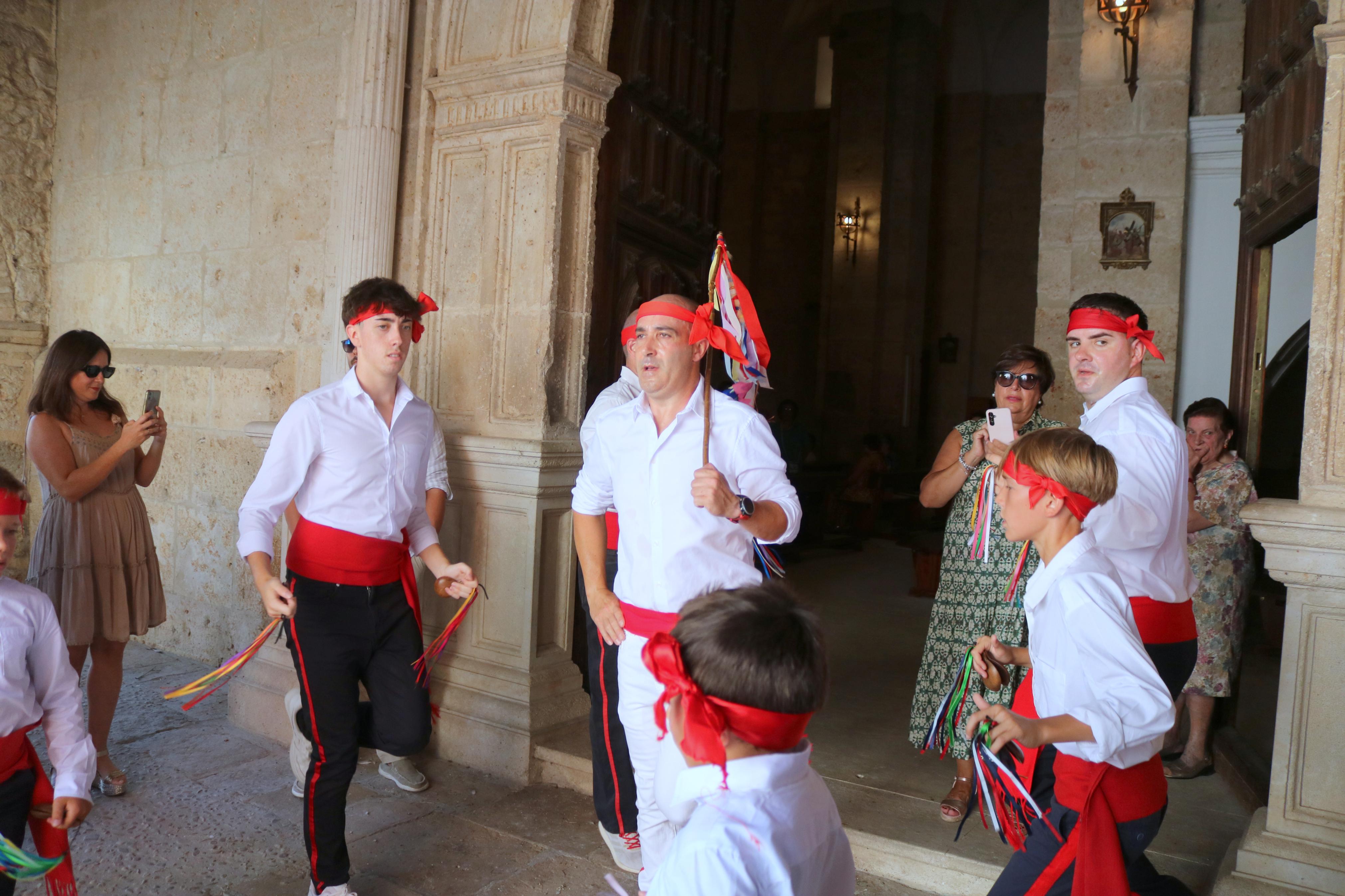 Danzas y vivas en honor a San Mamés