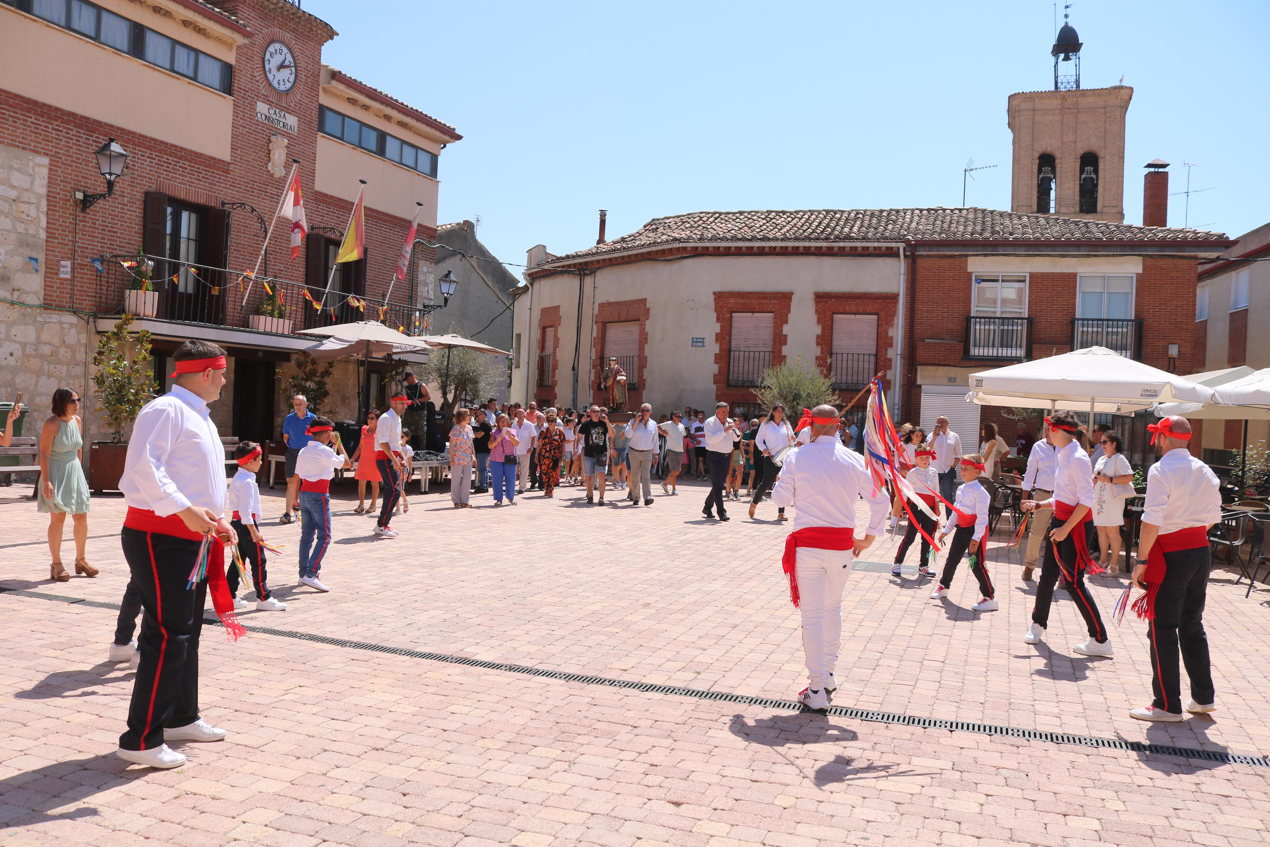 Danzas y vivas en honor a San Mamés