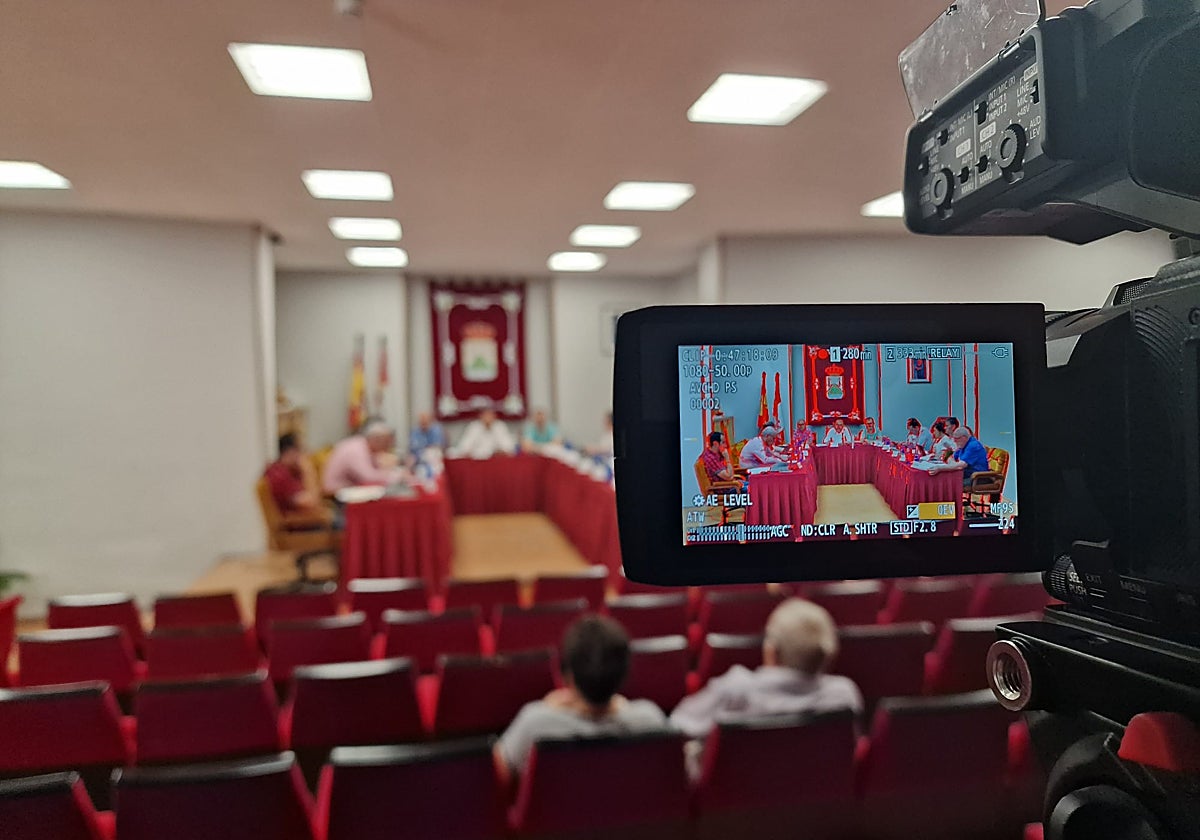 Pleno municipal en el Ayuntamiento de Tordesillas.