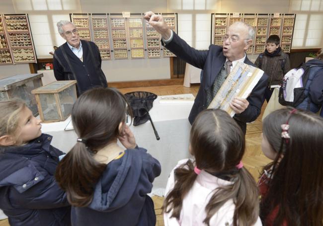 Pantaleón Palacios llevó 6.000 mariposas a la Semana Cultural del Colegio Lourdes en 2013.