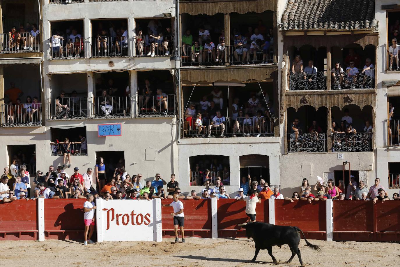 Entretenimiento y espectáculo para inaugurar la fiesta de Peñafiel