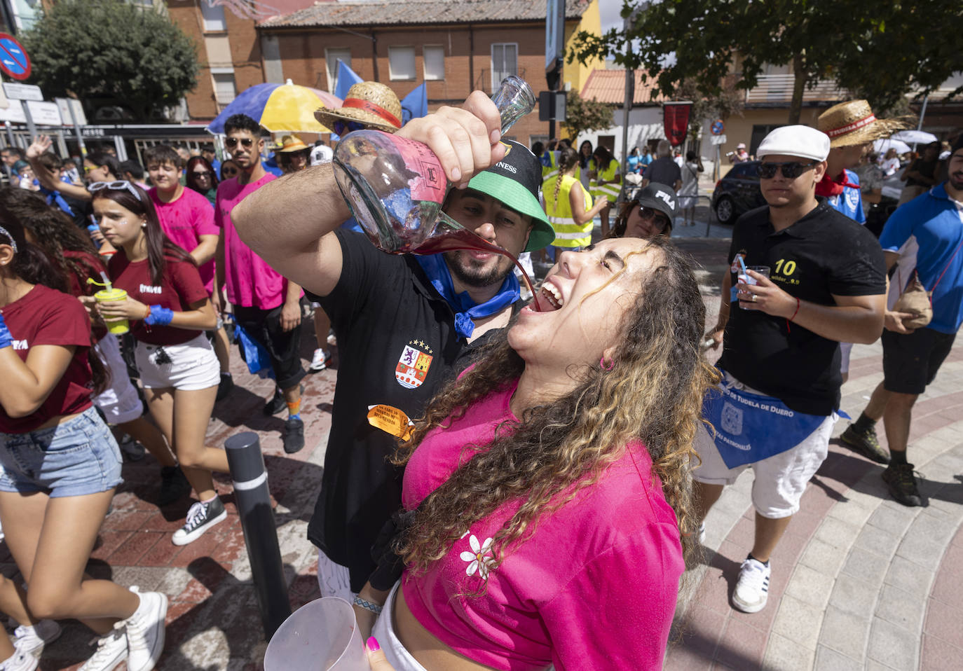 Búscate en las fotos del pregón y el chupinazo de las fiestas de Tudela de Duero