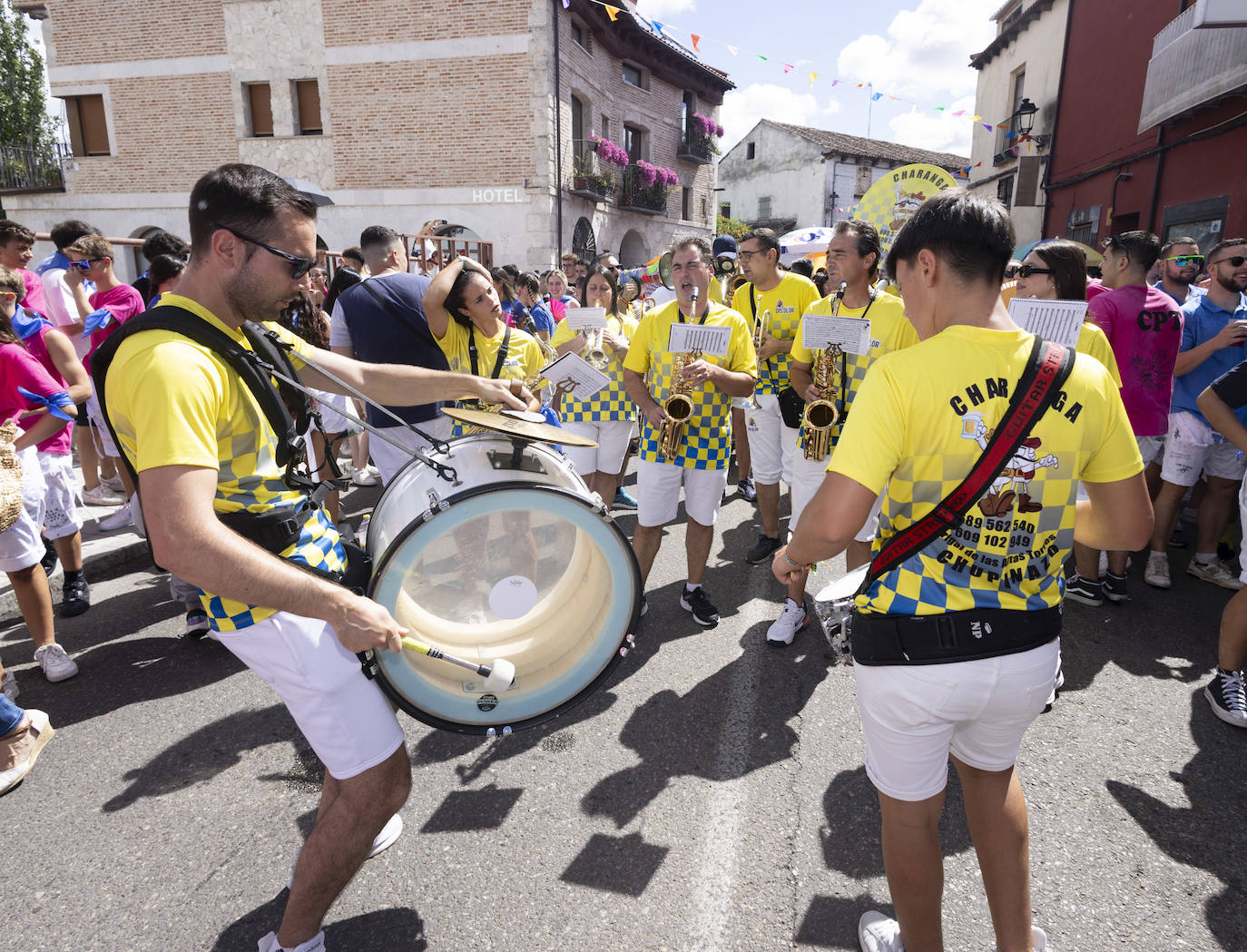 Búscate en las fotos del pregón y el chupinazo de las fiestas de Tudela de Duero