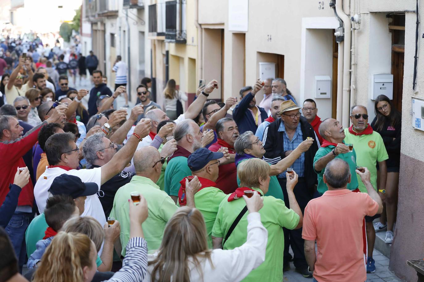 El primer encierro y la capea de Peñafiel, en imágenes