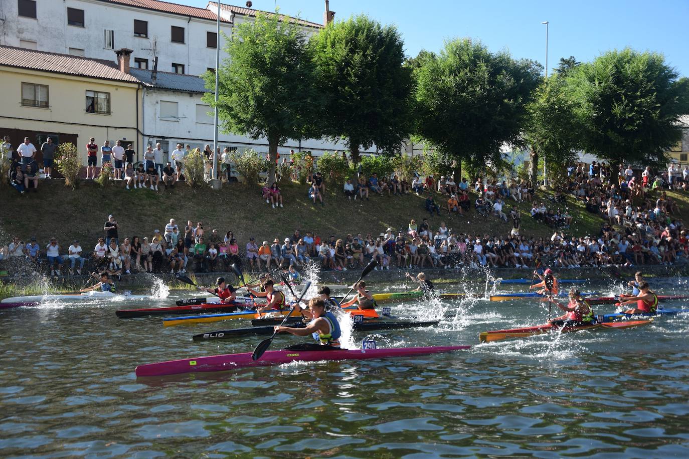 Fiesta de las piraguas en Velilla del Río Carrión