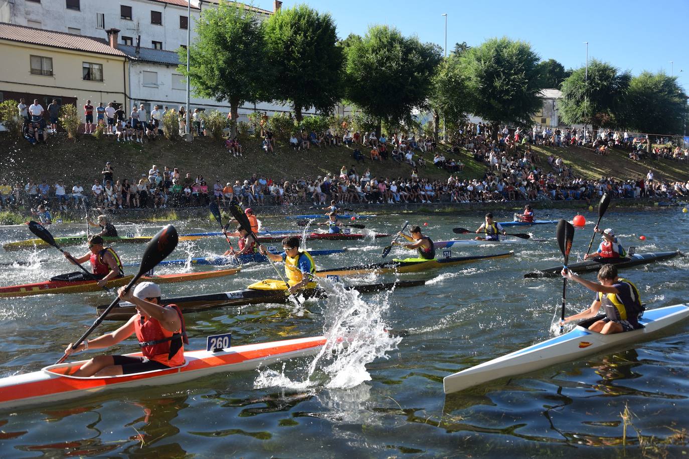 Fiesta de las piraguas en Velilla del Río Carrión