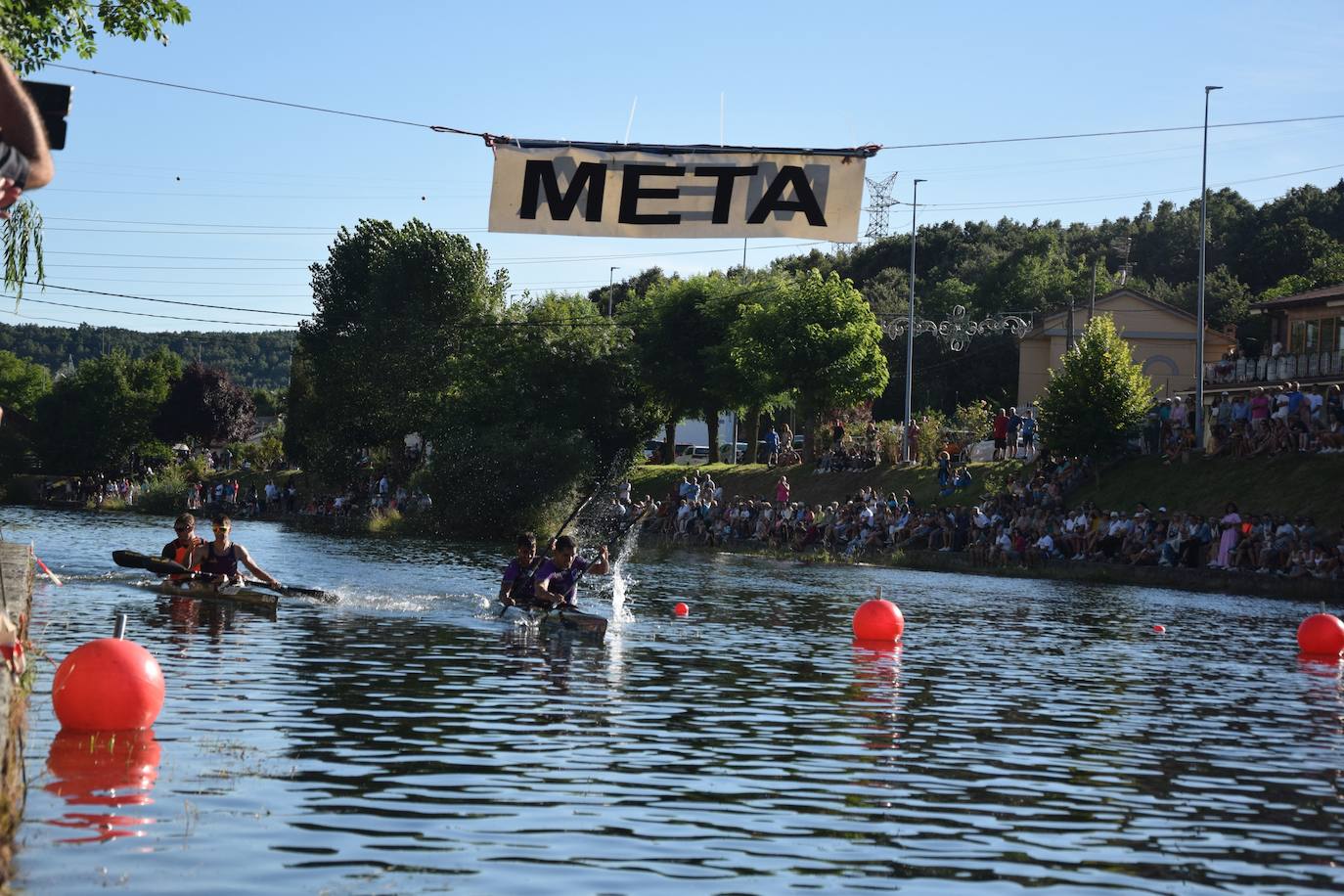 Fiesta de las piraguas en Velilla del Río Carrión