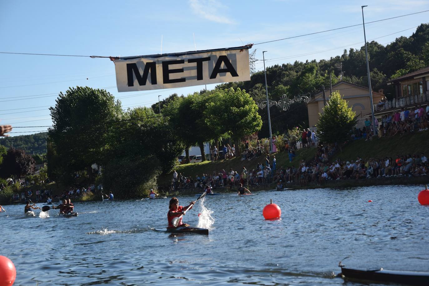 Fiesta de las piraguas en Velilla del Río Carrión