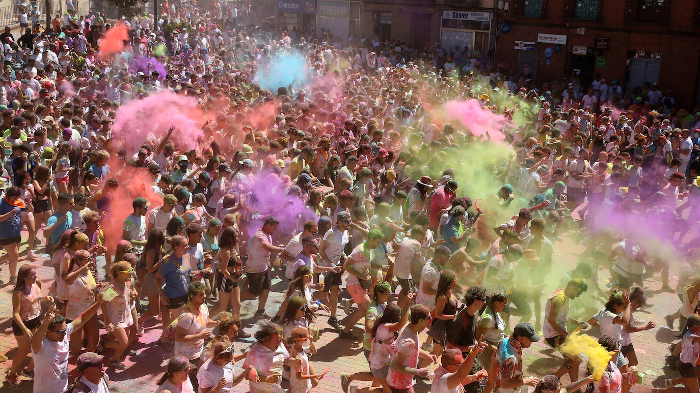 Fotografías del vermú &#039;holi&#039; de Cantalejo