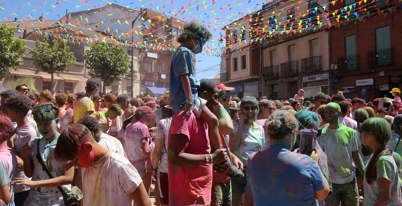 Fotografías del vermú &#039;holi&#039; de Cantalejo