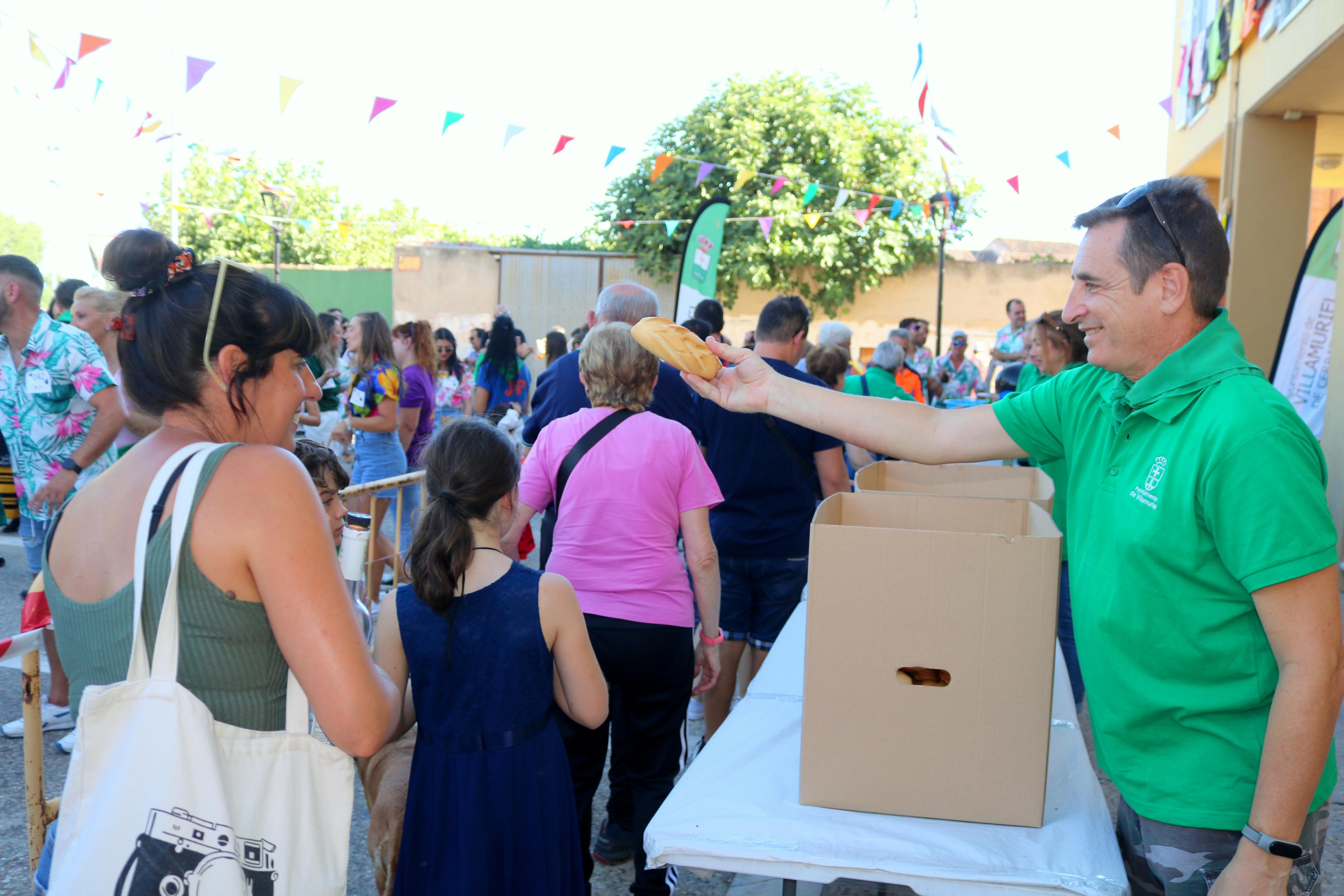 Villamuriel de Cerrato celebra San Roque con pan, queso y vino