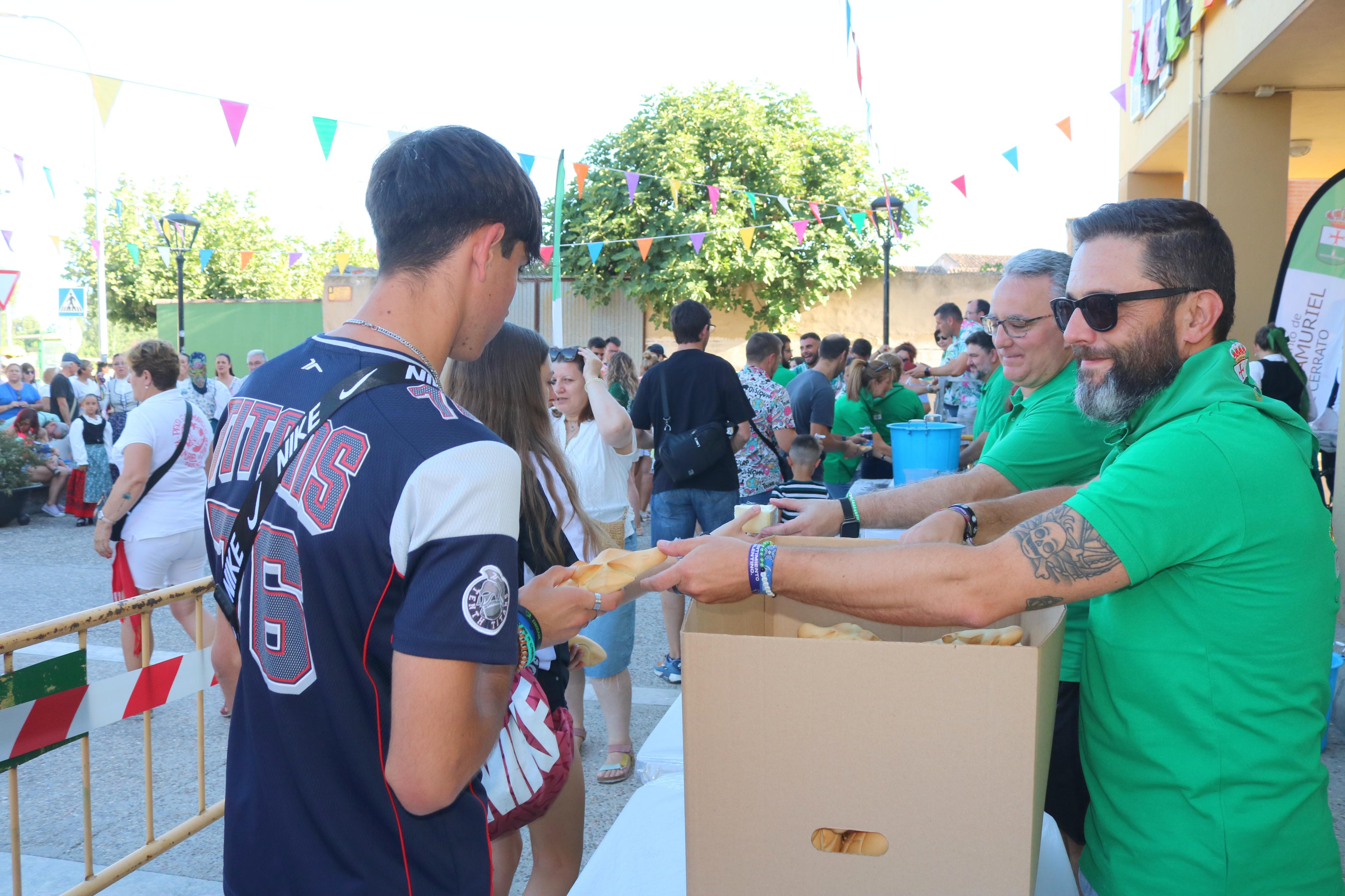 Villamuriel de Cerrato celebra San Roque con pan, queso y vino