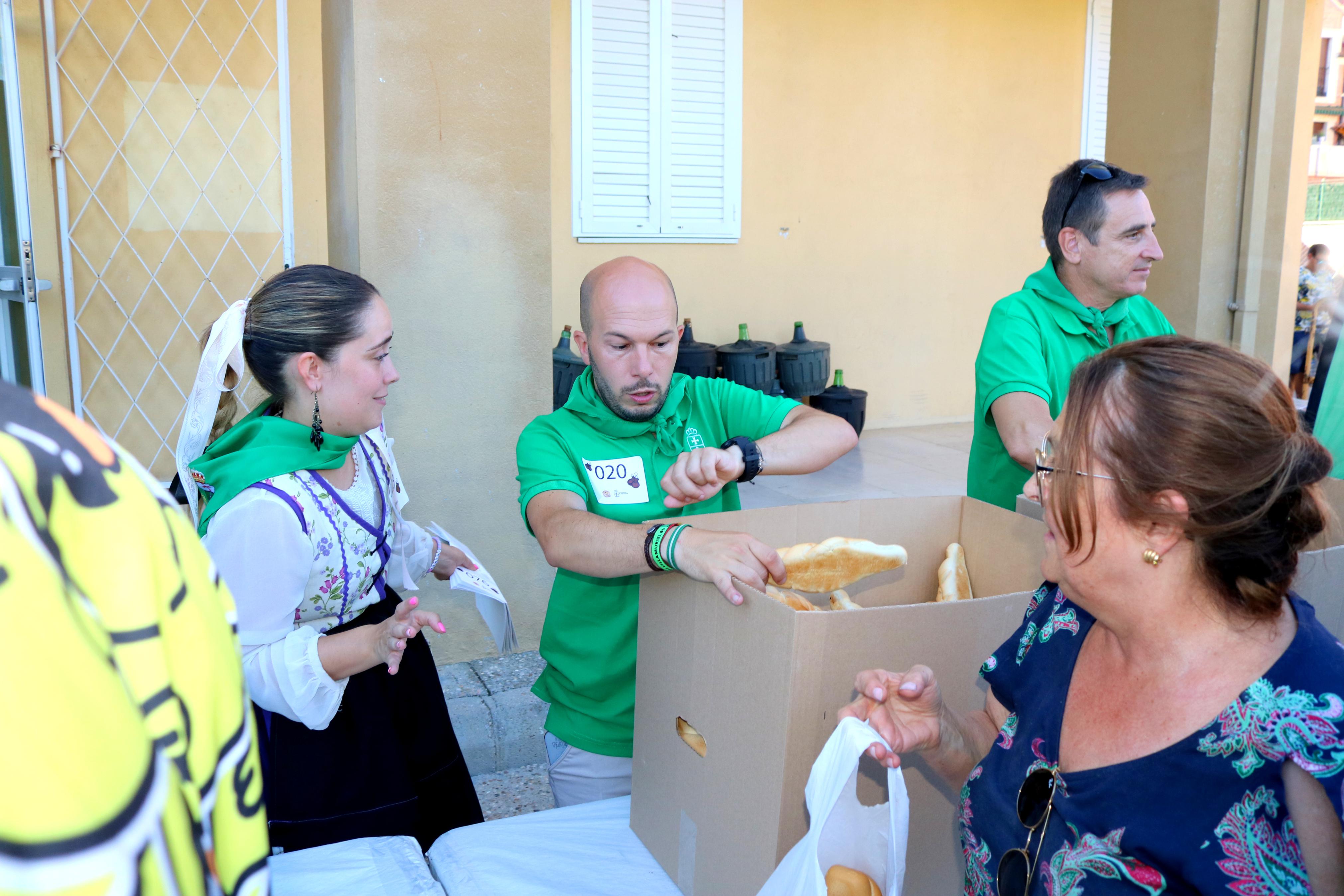 Villamuriel de Cerrato celebra San Roque con pan, queso y vino