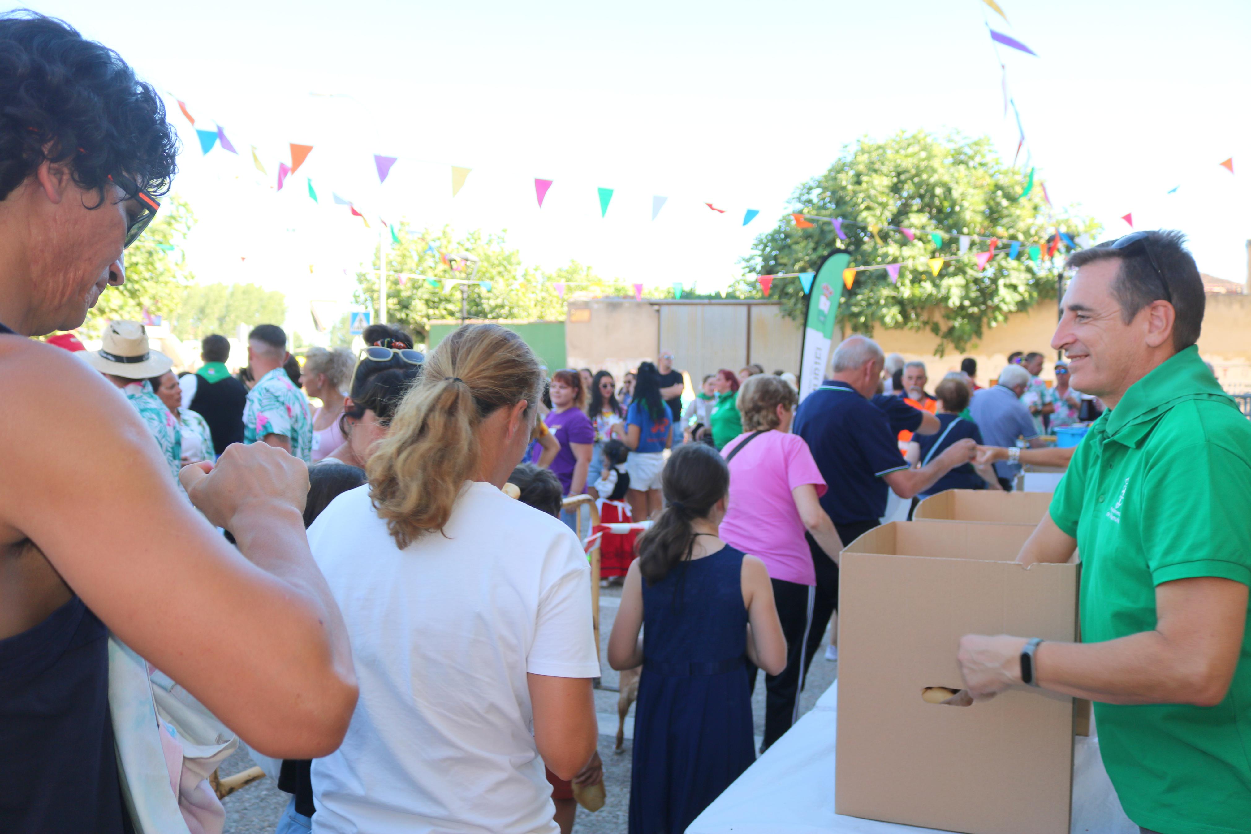 Villamuriel de Cerrato celebra San Roque con pan, queso y vino