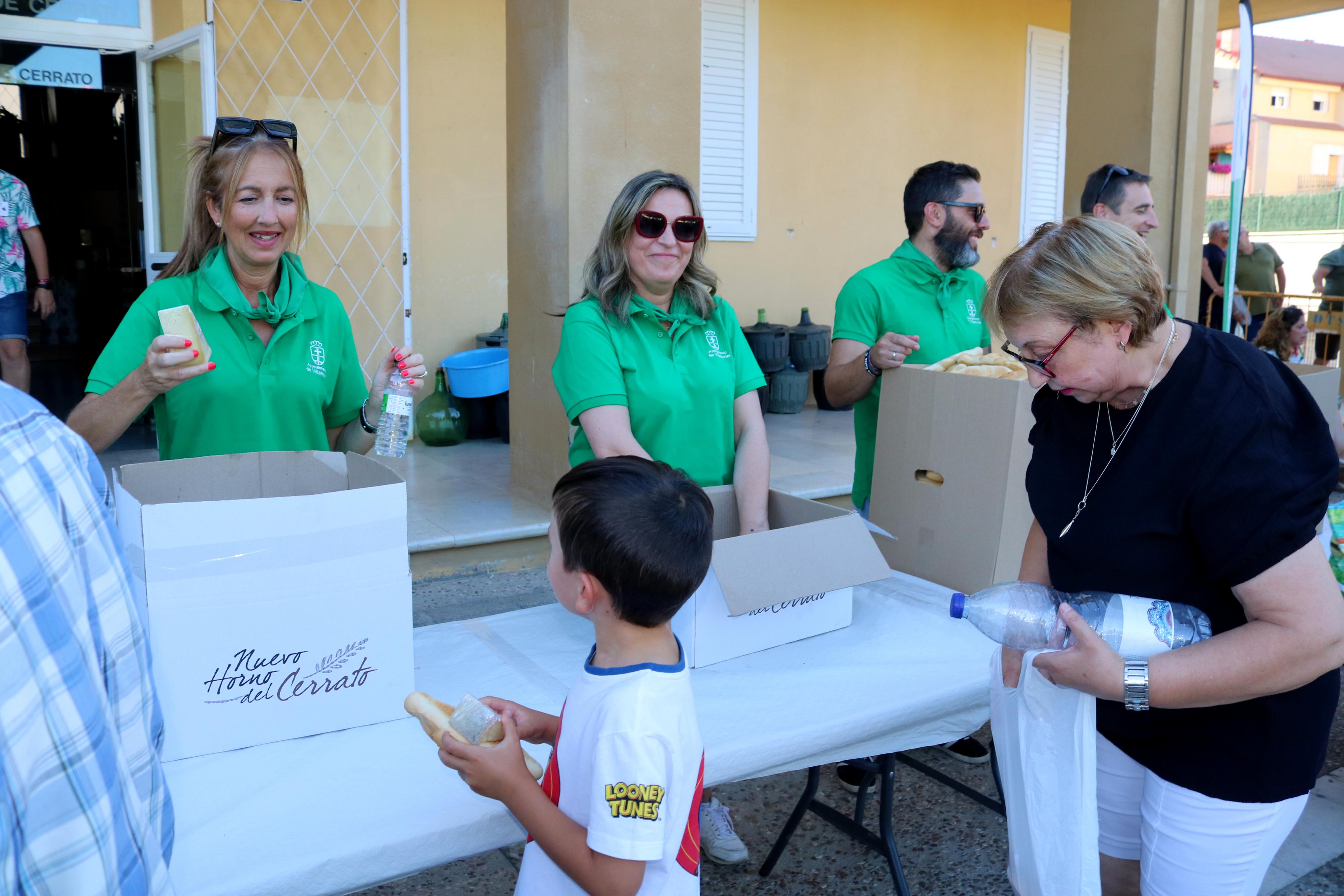 Villamuriel de Cerrato celebra San Roque con pan, queso y vino