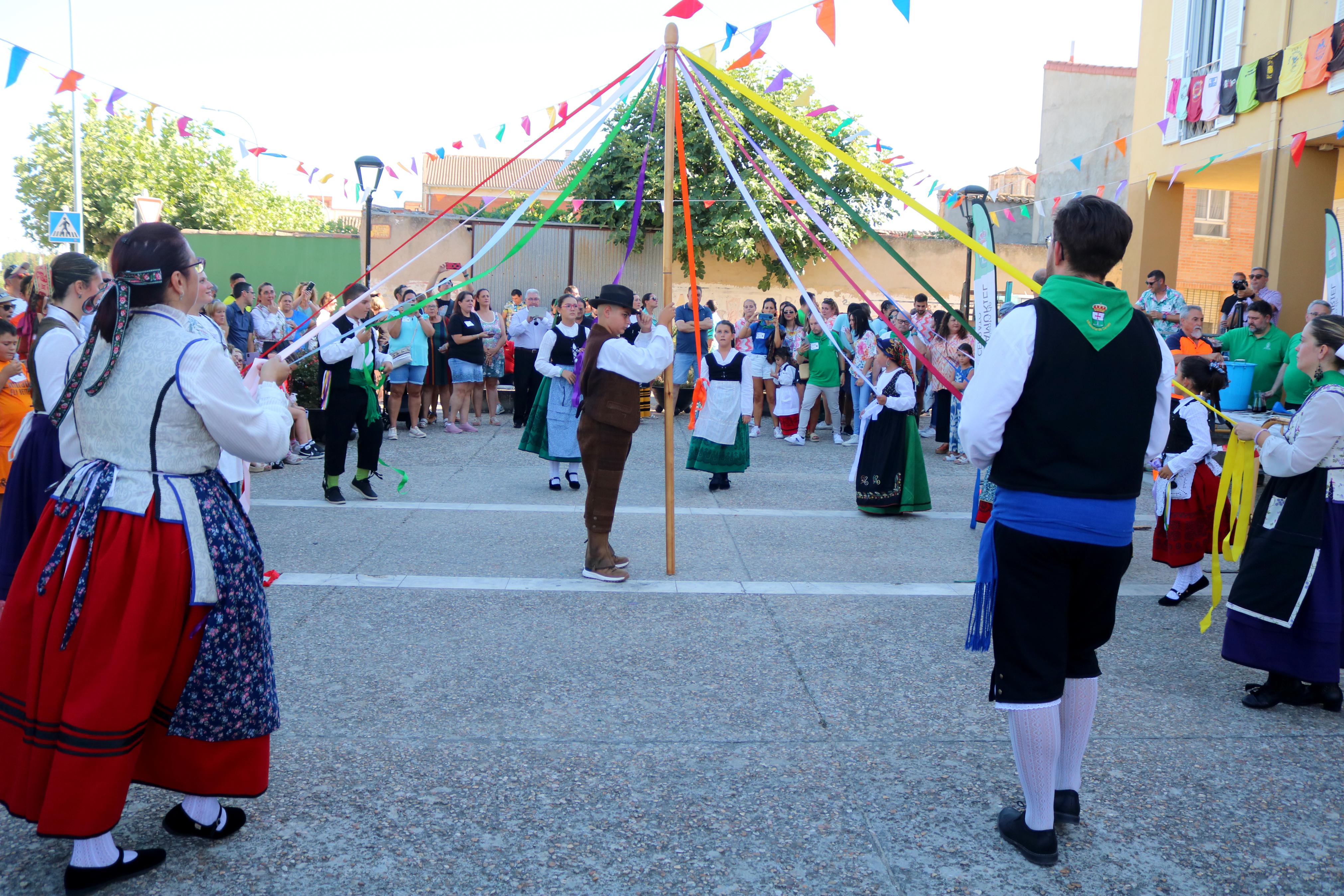 Villamuriel de Cerrato celebra San Roque con pan, queso y vino