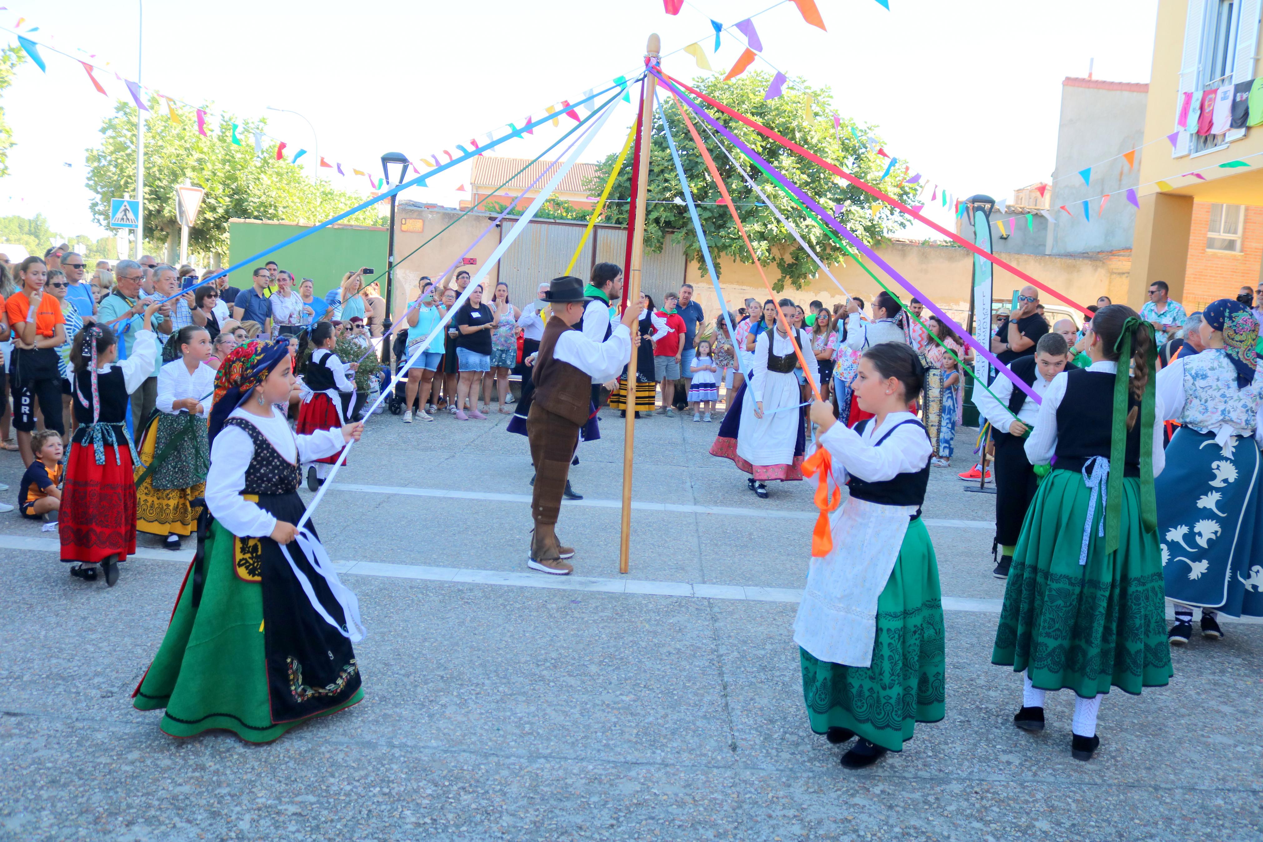 Villamuriel de Cerrato celebra San Roque con pan, queso y vino