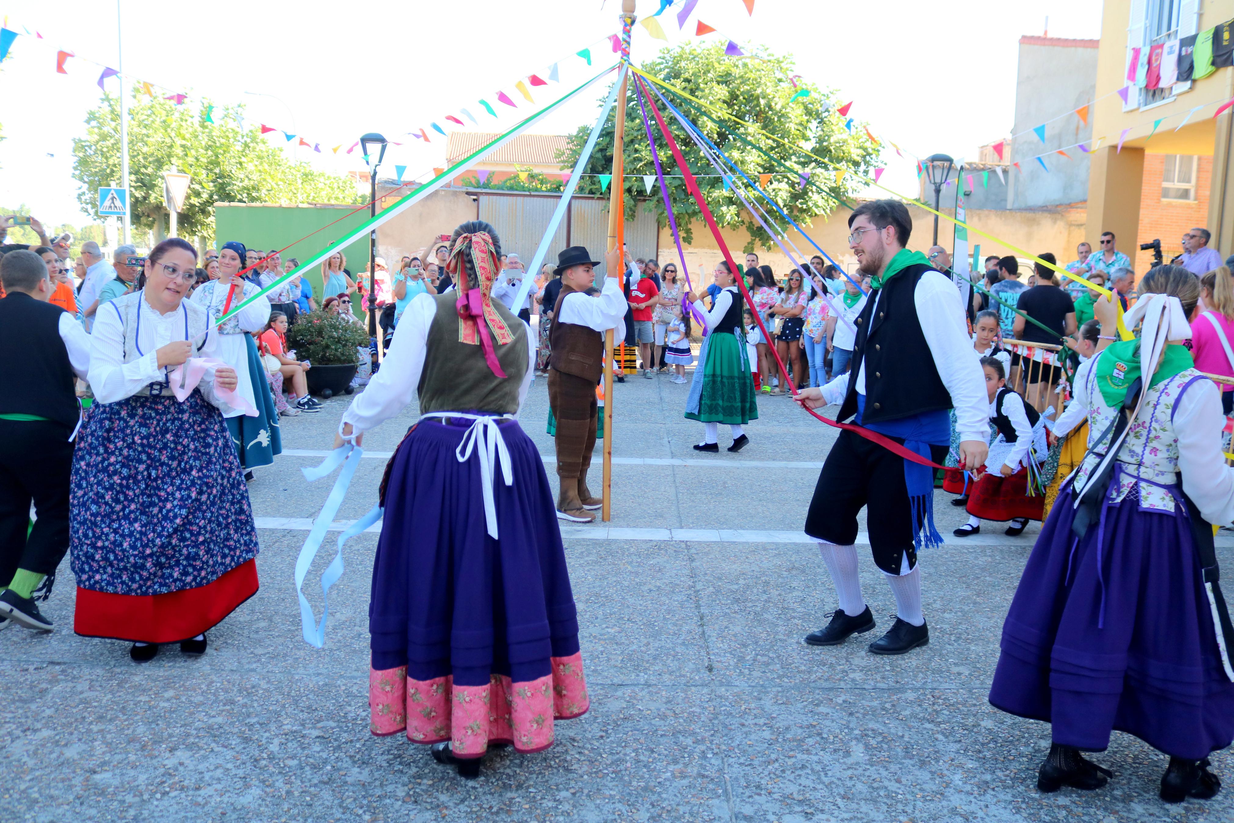 Villamuriel de Cerrato celebra San Roque con pan, queso y vino