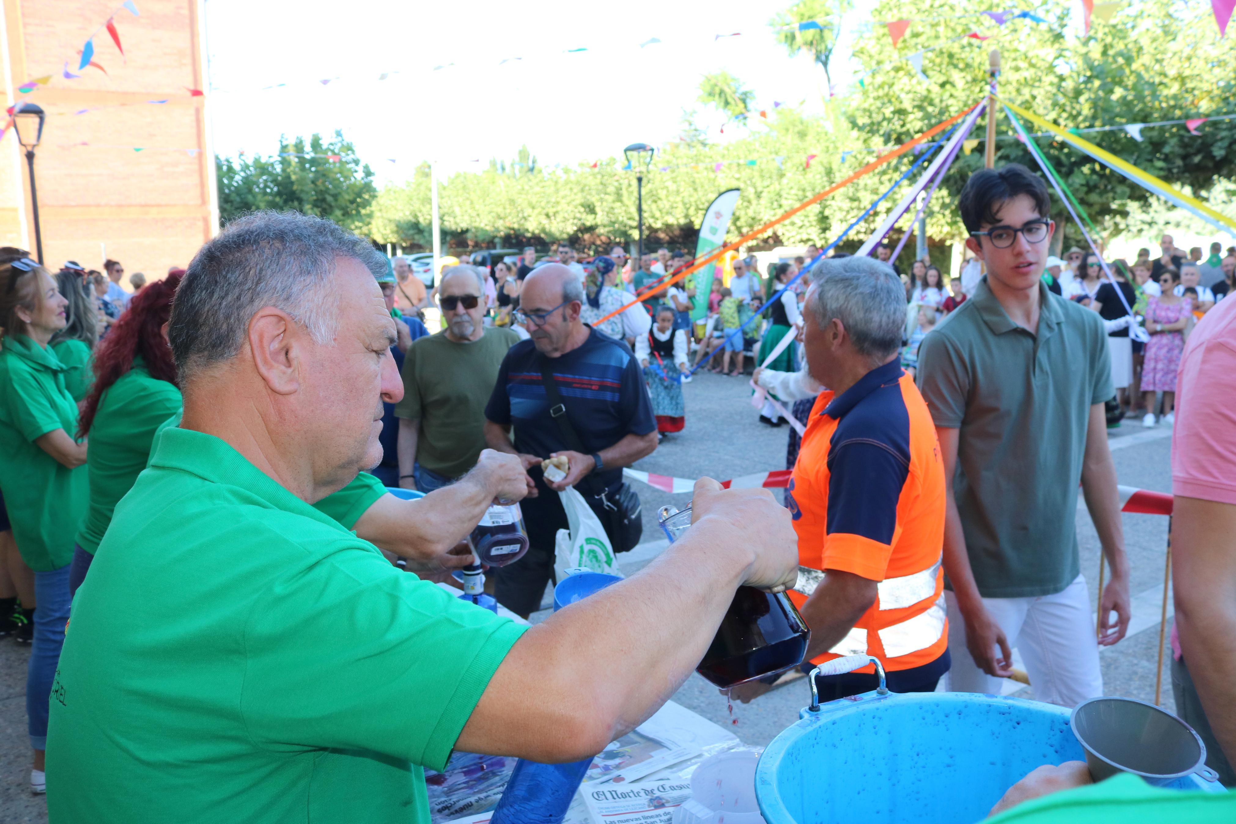 Villamuriel de Cerrato celebra San Roque con pan, queso y vino