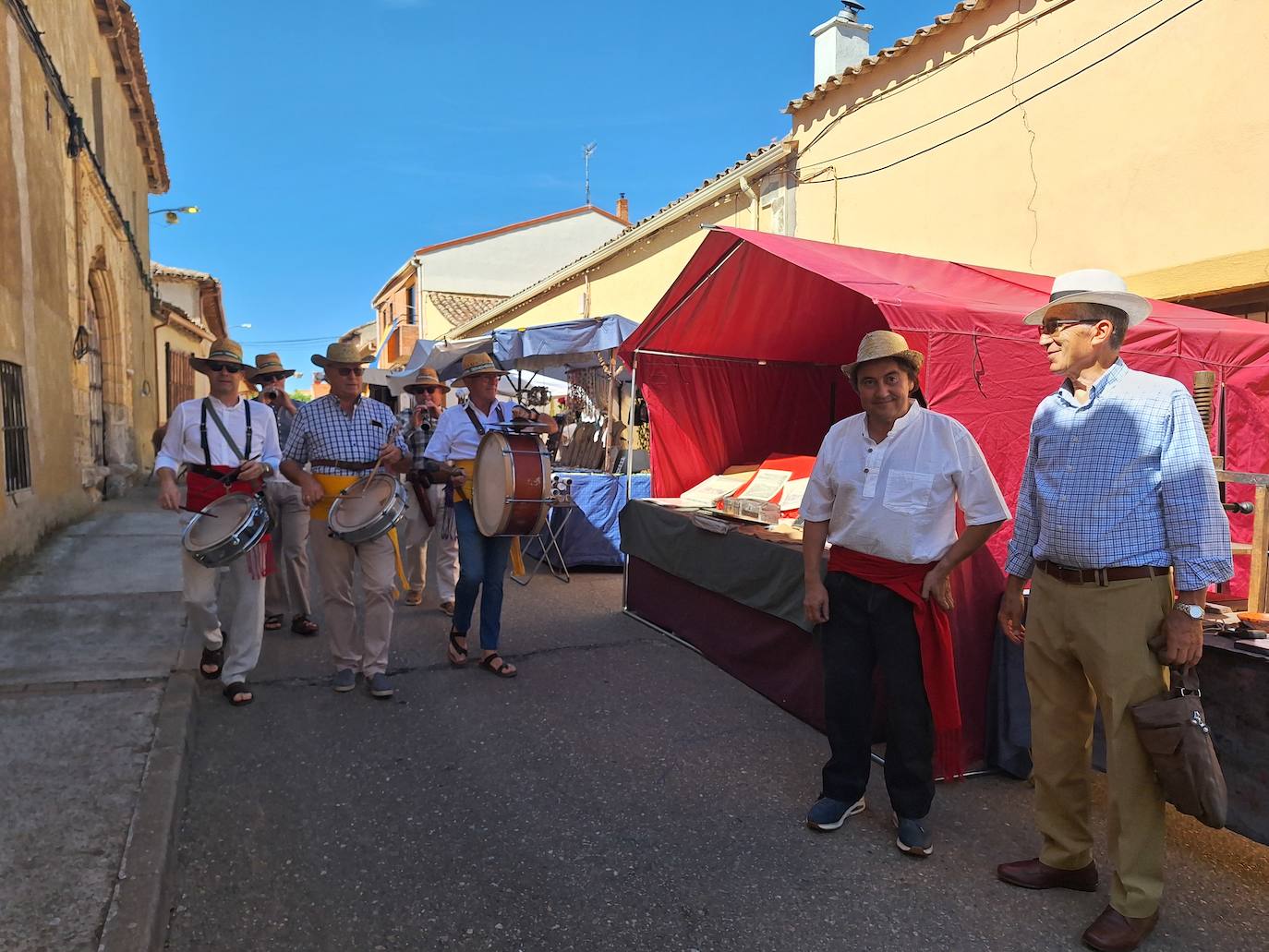 El XXIV mercado artesanal de Tordehumos en imágenes