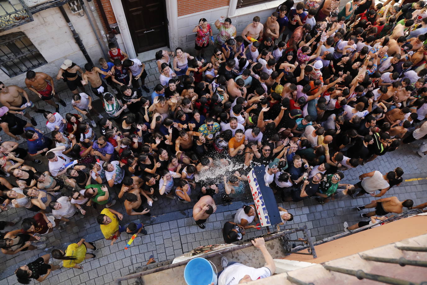 Peñafiel disfruta y baila con otro chúndara