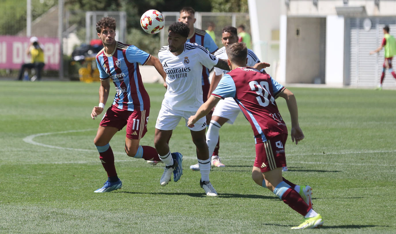 Fotos del partido entre el Castilla y la Segoviana