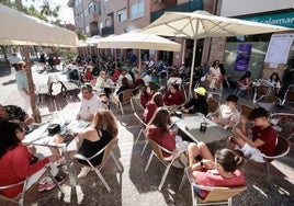 Terrazas llenas durante las fiestas de Tudela de Duero.