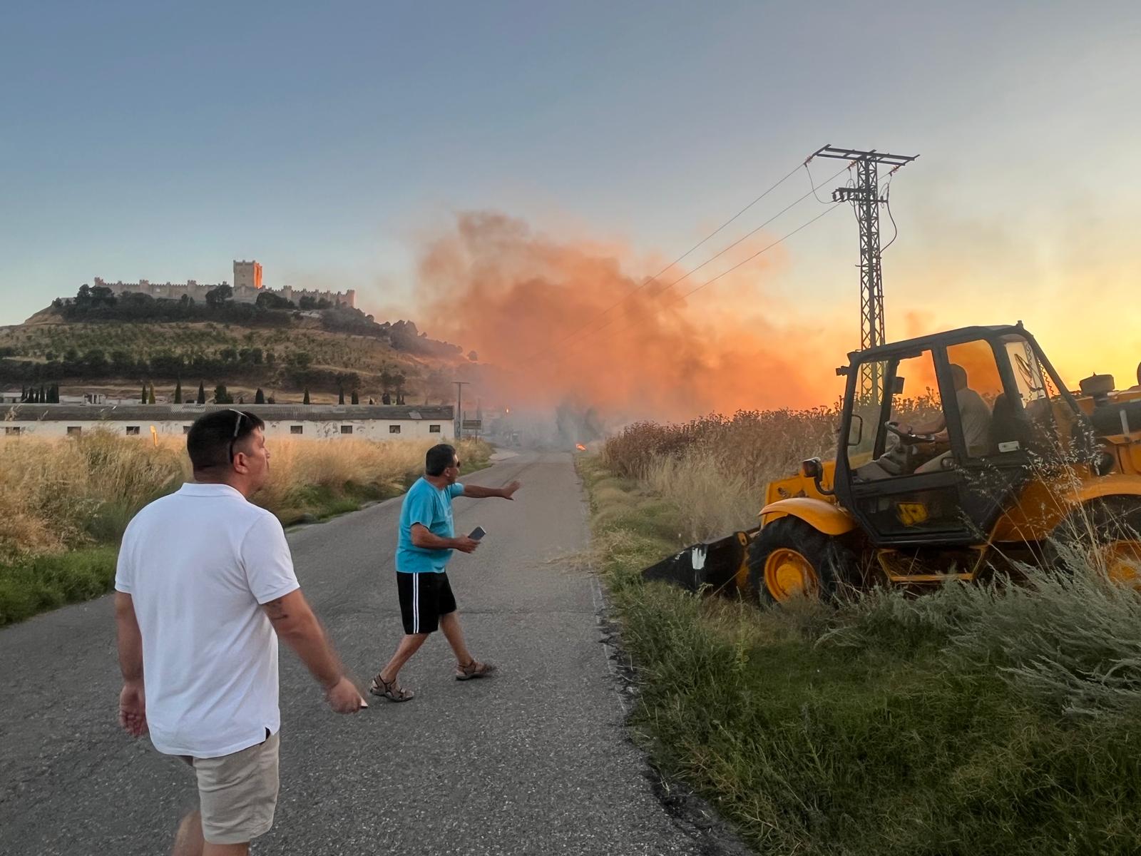 Las imágenes del incendio en las afueras de Peñafiel
