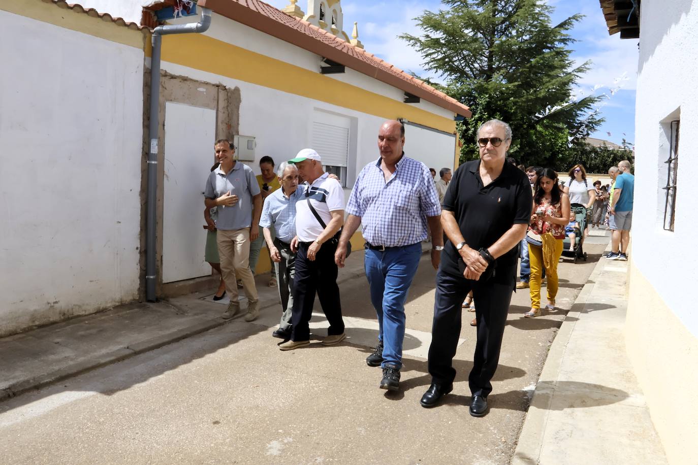Una calle para el sacerdote que creó una parroquia virtual