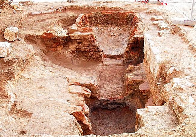 Horno de un alfar cerámico del arrabal del Puente, excavado en la calle Rioseco