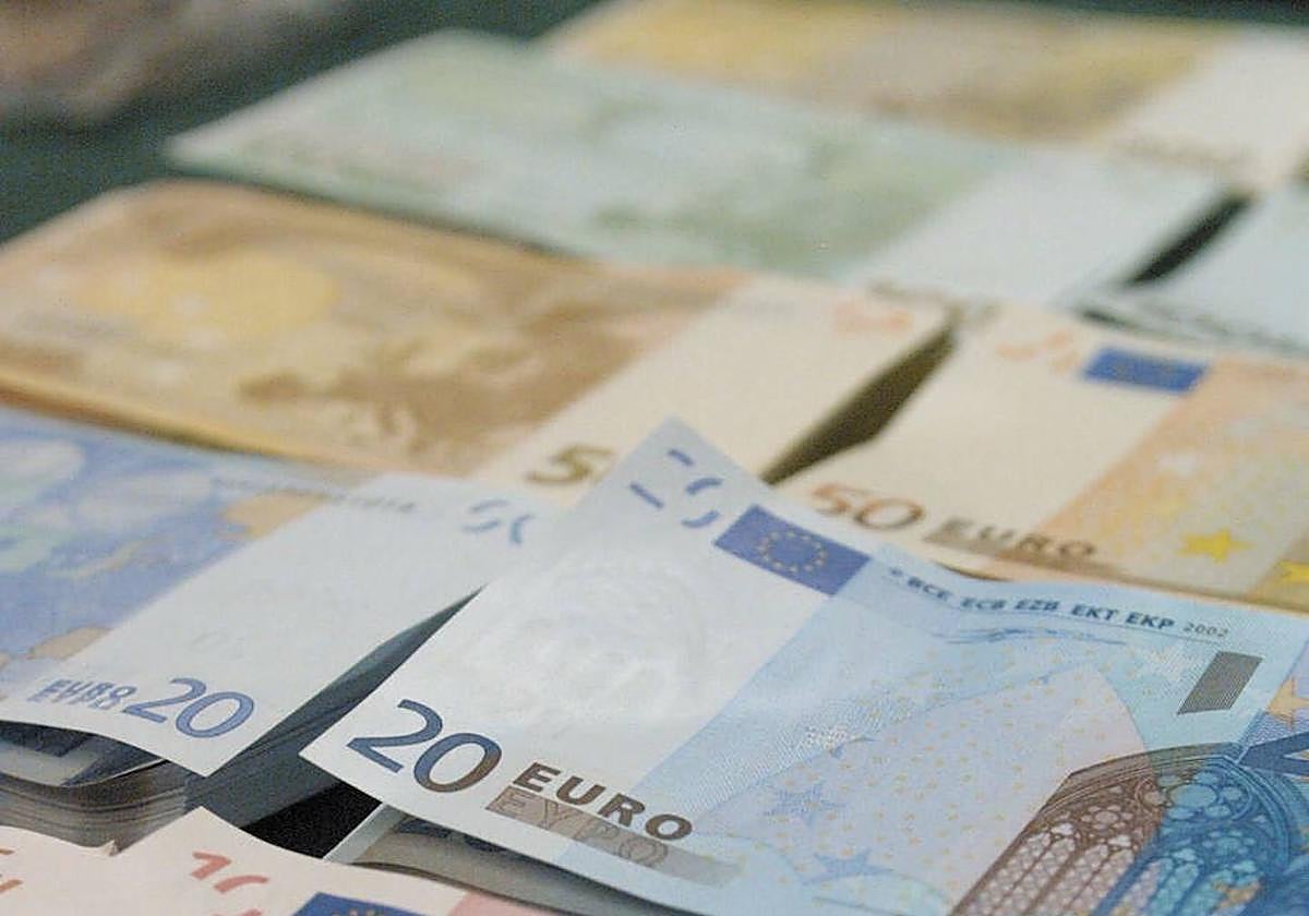 Billetes de euro de curso legal.